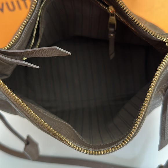 💎✨BEAUTIFUL✨💎 Louis Vuitton LV Audacieuse PM 2way Shoulder Bag Empreinte - Picture 15 of 17